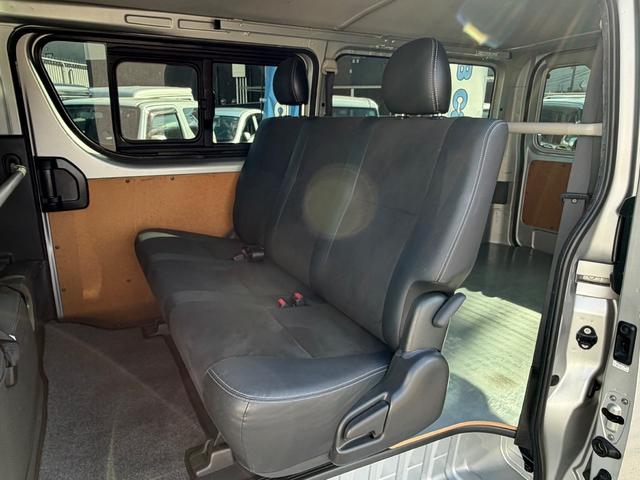 ハイエースバン ロングDX 5ドア 低床 5人乗り 積載量1250kg ナビ テレビ バックETC ドアバイザー プライバシーガラス ABS カメラ バックカメラ両側スライドドア小窓付き キーレス パワーウィンドウ(19枚目)