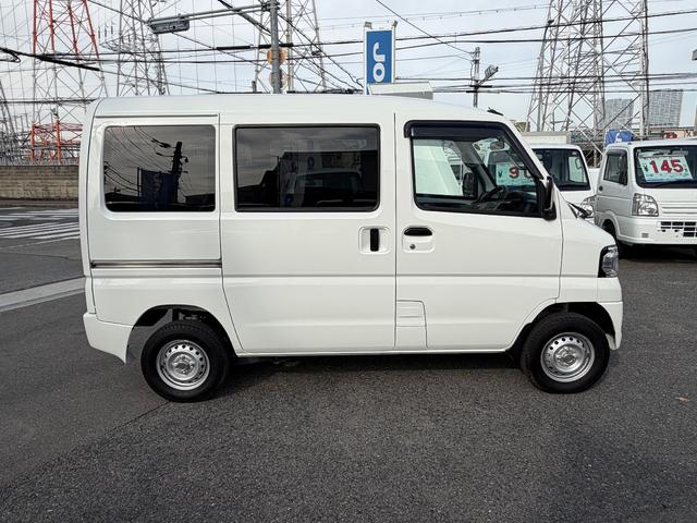 ミニキャブ・ミーブ ＣＤ　１６．０ｋｗｈ　２シーター　充電ケ－ブル付き　ナビ　バックカメラ　ＥＴＣ　キーレス　パワーウィンドウ　プライバシーガラス　シートヒーター　ドライブレコーダー　ドアバイザー　取り扱い説明書　保証書　記録簿付き（5枚目）