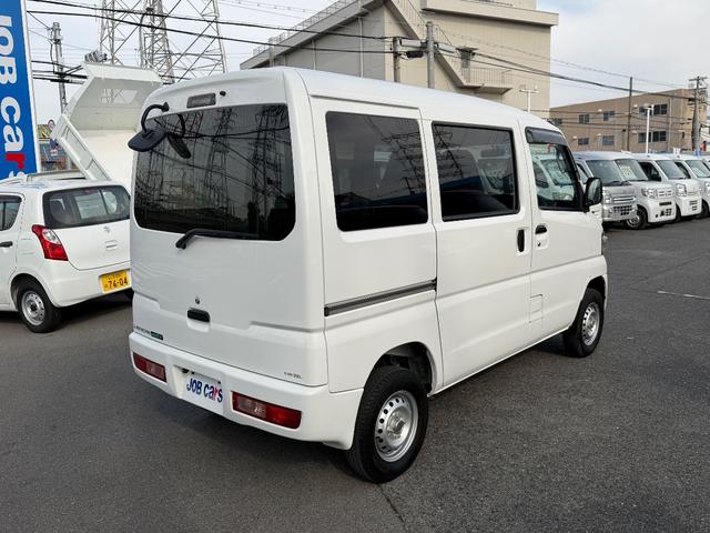 ミニキャブ・ミーブ ＣＤ　１６．０ｋｗｈ　２シーター　充電ケ－ブル付き　ナビ　バックカメラ　ＥＴＣ　キーレス　パワーウィンドウ　プライバシーガラス　シートヒーター　ドライブレコーダー　ドアバイザー　取り扱い説明書　保証書　記録簿付き（7枚目）