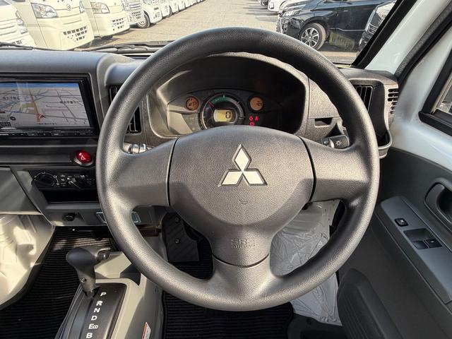 ミニキャブ・ミーブ ＣＤ　１６．０ｋｗｈ　２シーター　充電ケ－ブル付き　ナビ　バックカメラ　ＥＴＣ　キーレス　パワーウィンドウ　プライバシーガラス　シートヒーター　ドライブレコーダー　ドアバイザー　取り扱い説明書　保証書　記録簿付き（11枚目）