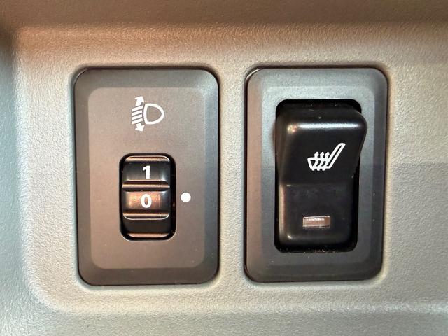 ミニキャブ・ミーブ ＣＤ　１６．０ｋｗｈ　２シーター　充電ケ－ブル付き　ナビ　バックカメラ　ＥＴＣ　キーレス　パワーウィンドウ　プライバシーガラス　シートヒーター　ドライブレコーダー　ドアバイザー　取り扱い説明書　保証書　記録簿付き（14枚目）