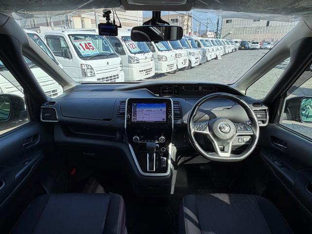 セレナ ハイウェイスター　プロパイロットエディション　１オ－ナ－　衝突軽減ブレーキ　ナビ　フルセグＴＶ　両側電動スライドドア　バックカメラ　Ｂｌｕｅｔｏｏｔｈ　ドライブレコーダー　ＥＴＣ　エンジンプッシュスタート　スマートキー　障害物センサー　ＡＢＳ（9枚目）