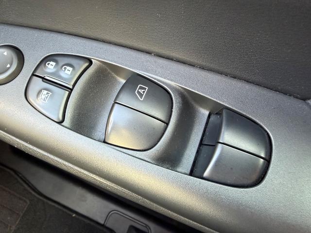 セレナ ハイウェイスター　プロパイロットエディション　１オ－ナ－　衝突軽減ブレーキ　ナビ　フルセグＴＶ　両側電動スライドドア　バックカメラ　Ｂｌｕｅｔｏｏｔｈ　ドライブレコーダー　ＥＴＣ　エンジンプッシュスタート　スマートキー　障害物センサー　ＡＢＳ（21枚目）