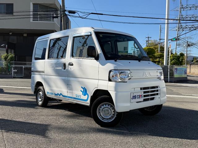 ミニキャブ・ミーブ ＣＤ　１６．０ｋｗｈ　２シーター　充電ケ－ブル付き　ナビ　バックカメラ　ＥＴＣ　　　　キーレス　パワーウィンドウ　プライバシーガラス　シートヒーター　ドライブレコーダー　ドアバイザー　取り扱い説明書　保証書　記録簿付き（3枚目）