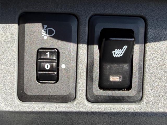 ミニキャブ・ミーブ ＣＤ　１６．０ｋｗｈ　２シーター　充電ケ－ブル付き　ナビ　バックカメラ　ＥＴＣ　　　　キーレス　パワーウィンドウ　プライバシーガラス　シートヒーター　ドライブレコーダー　ドアバイザー　取り扱い説明書　保証書　記録簿付き（15枚目）