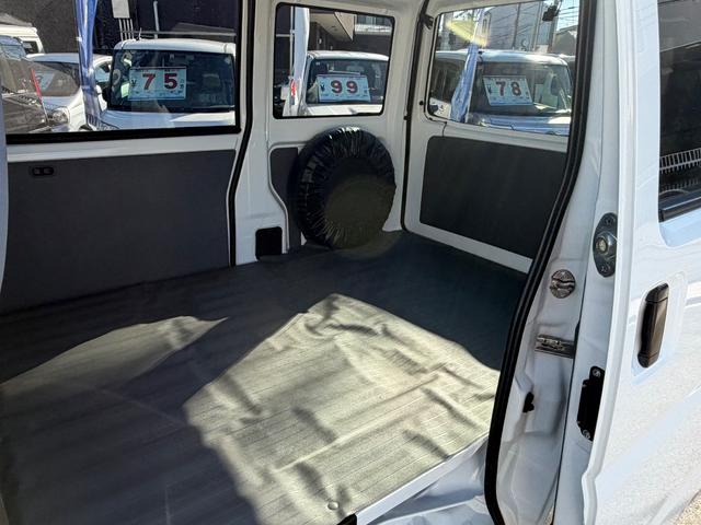 ミニキャブ・ミーブ ＣＤ　１６．０ｋｗｈ　２シーター　充電ケ－ブル付き　ナビ　バックカメラ　ＥＴＣ　　　　キーレス　パワーウィンドウ　プライバシーガラス　シートヒーター　ドライブレコーダー　ドアバイザー　取り扱い説明書　保証書　記録簿付き（19枚目）