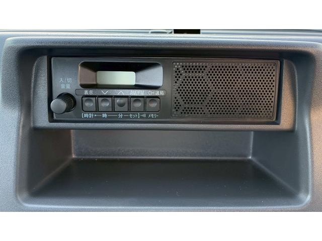 NT100クリッパートラック DX セーフティパッケージ 1オ-ナ- AT車 衝突軽減ブレーキ ETC ABS オートライト レーンアシスト 横滑り防止装置 障害物センサー ドアバイザー FM AMラジオ 取り扱い説明書 保証書 記録簿付き 事業用登録可(20枚目)