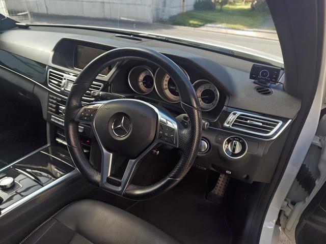 Eクラス E250 アバンギャルド 後期型!右ハンドル!メッキモール白サビ無し!(19枚目)