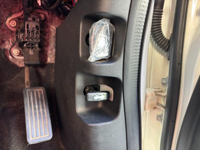 Ｎ－ＢＯＸスラッシュ Ｇ・Ｌインテリアカラーパッケージ　ツートンカラー　アメリカンダイナースタイル　純正ナビ　ＴＶ　バックカメラ　ＨＩＤ　シート・ステアリングヒーター（56枚目）