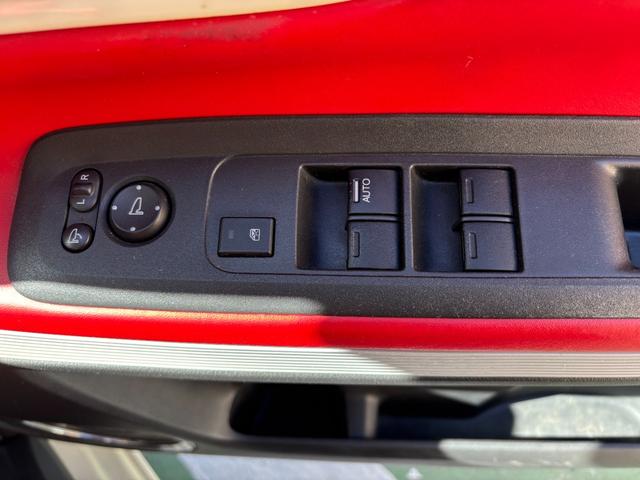 Ｎ－ＢＯＸスラッシュ Ｇ・Ｌインテリアカラーパッケージ　ツートンカラー　アメリカンダイナースタイル　純正ナビ　ＴＶ　バックカメラ　ＨＩＤ　シート・ステアリングヒーター（58枚目）