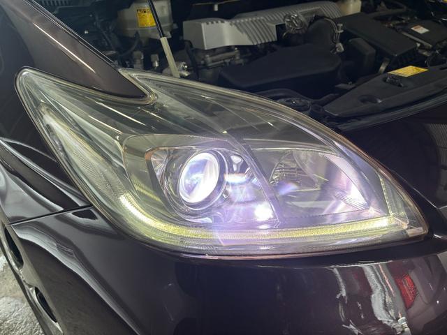 プリウス Ｓマイコーデ　専用黒レザーシート　社外ナビ　フルセグＴＶ　バックカメラ　ＨＩＤ　ＥＴＣ　ＡＣ１００Ｖ（27枚目）