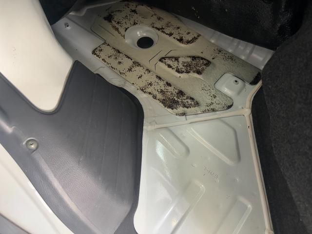 キャリイトラック KCエアコン・パワステ 4WD F5速MT(70枚目)