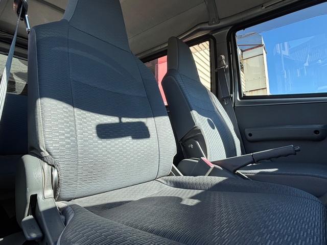 ＮＶ１００クリッパーバン ＤＸ　後期モデル　ＡＴ　パワステ　エアバック　ドラレコ（60枚目）