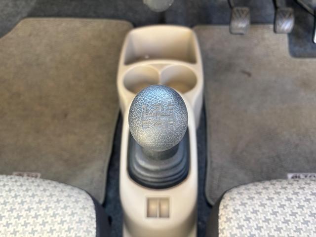 アルト Ｆ　４ＷＤ　Ｆ５速ＭＴ　ワンオーナー　キーレス　スペアタイヤ　ＡＢＳ　Ｗエアバック（71枚目）