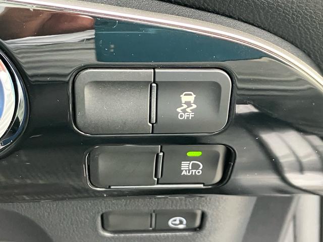 プリウスＰＨＶ Ｓセーフティパッケージ　ドライブレコーダー　バックカメラ　ナビ　トヨタセーフティーセンス　ＬＥＤヘッドランプ　レーンアシスト　アダプティブクルーズコントロール　ＥＴＣ　スマートキー　盗難防止システム　衝突被害軽減システム（17枚目）