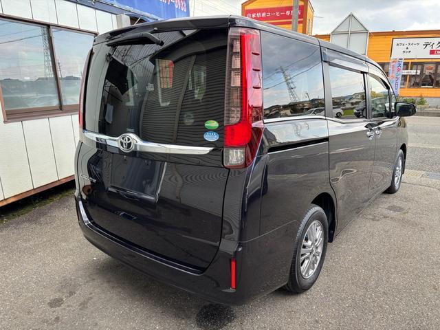 エスクァイア Gi 両側パワースライドドア 社外9インチナビ フルセグTV ブルーツース バックカメラ リアフリップダウンモニター レザーシート シートヒーター ETC(6枚目)