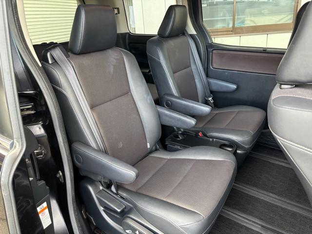 エスクァイア Gi 両側パワースライドドア 社外9インチナビ フルセグTV ブルーツース バックカメラ リアフリップダウンモニター レザーシート シートヒーター ETC(9枚目)