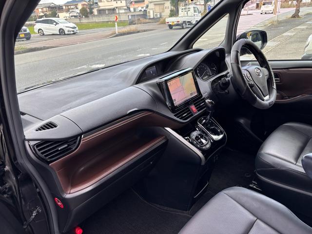 エスクァイア Gi 両側パワースライドドア 社外9インチナビ フルセグTV ブルーツース バックカメラ リアフリップダウンモニター レザーシート シートヒーター ETC(10枚目)