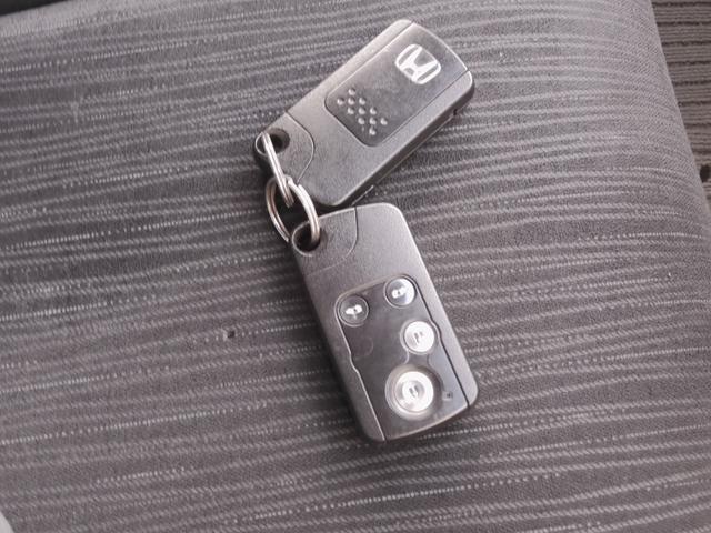 フリードハイブリッド ジャストセレクション ワンオーナー 7インチナビ バックカメラ ETC クルーズコントロール 両側電動スライドドア Bluetooth ディスチャージドライト 2列目ウォークスルー フルセグTV 純正アルミホイール 禁煙車(19枚目)