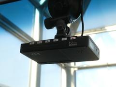 ���ɥ饤�֥쥳�������������������ʤɤ�Ͽ���뼫ư���Ѥ����֤Ǥ������⤷��λ��Τκݤε�Ͽ�Ϥ������ι�Ԥκݤλפ��ФȤ��ƥɥ饤�֤α�����ڤ��ळ�Ȥ��Ǥ��ޤ��� 6