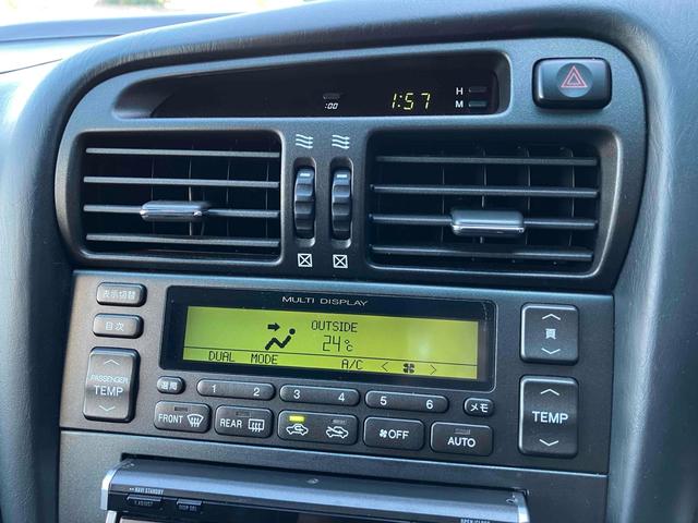 アリスト Ｖ３００ベルテックスエディション　オートクルーズコントロール　ナビ　アルミホイール　ＨＩＤ　サンルーフ　ＡＴ　シートヒーター　盗難防止システム　ＣＤ　ＤＶＤ再生　衝突安全ボディ　ＡＢＳ　エアコン　パワーステアリング　パワーウィンドウ（4枚目）