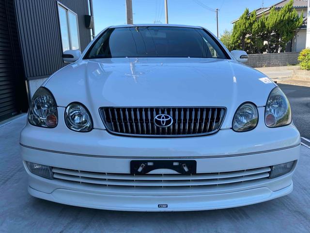 アリスト Ｖ３００ベルテックスエディション　オートクルーズコントロール　ナビ　アルミホイール　ＨＩＤ　サンルーフ　ＡＴ　シートヒーター　盗難防止システム　ＣＤ　ＤＶＤ再生　衝突安全ボディ　ＡＢＳ　エアコン　パワーステアリング　パワーウィンドウ（10枚目）