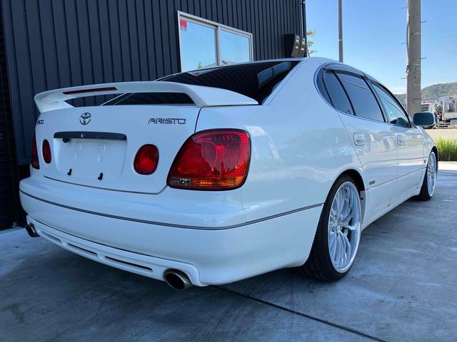 アリスト Ｖ３００ベルテックスエディション　オートクルーズコントロール　ナビ　アルミホイール　ＨＩＤ　サンルーフ　ＡＴ　シートヒーター　盗難防止システム　ＣＤ　ＤＶＤ再生　衝突安全ボディ　ＡＢＳ　エアコン　パワーステアリング　パワーウィンドウ（14枚目）