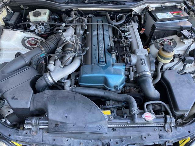 アリスト Ｖ３００ベルテックスエディション　オートクルーズコントロール　ナビ　アルミホイール　ＨＩＤ　サンルーフ　ＡＴ　シートヒーター　盗難防止システム　ＣＤ　ＤＶＤ再生　衝突安全ボディ　ＡＢＳ　エアコン　パワーステアリング　パワーウィンドウ（20枚目）