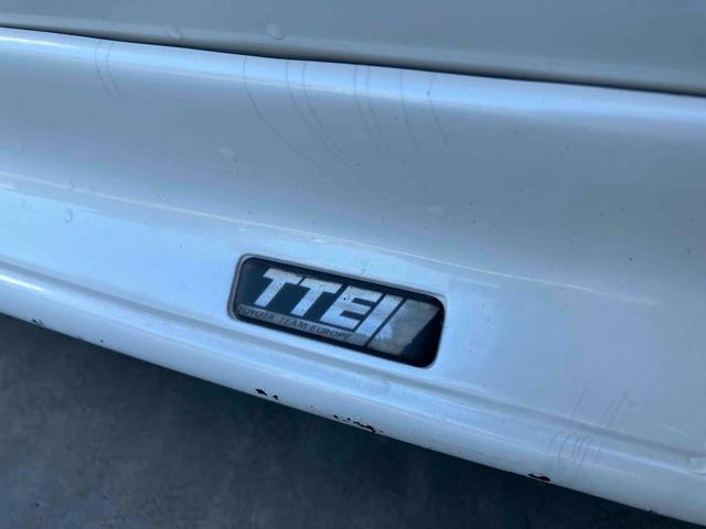 アリスト Ｖ３００ベルテックスエディション　オートクルーズコントロール　ナビ　アルミホイール　ＨＩＤ　サンルーフ　ＡＴ　シートヒーター　盗難防止システム　ＣＤ　ＤＶＤ再生　衝突安全ボディ　ＡＢＳ　エアコン　パワーステアリング　パワーウィンドウ（22枚目）