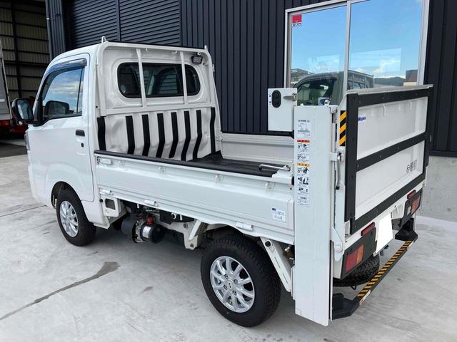 ハイゼットトラック 垂直式テールリフト３方開　４ＷＤ　軽トラック　ＭＴ　衝突被害軽減システム　クリアランスソナー　スマートキー　アイドリングストップ　電動格納ミラー　アルミホイール　ＥＳＣ　エアコン　パワーウィンドウ　運転席エアバッグ（7枚目）