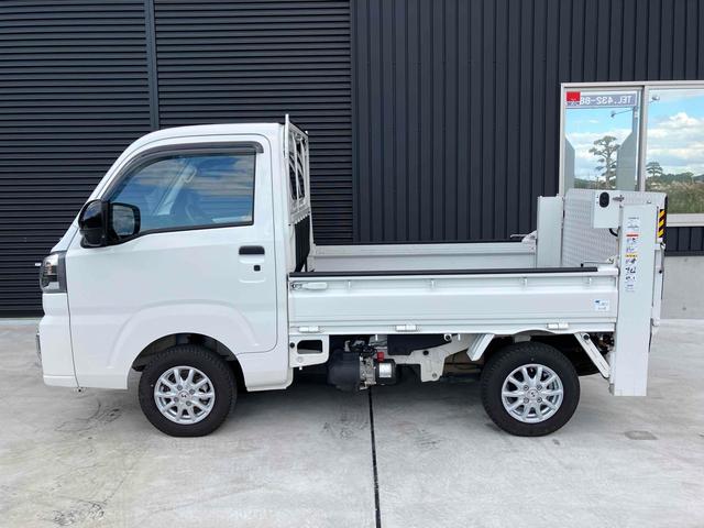 ハイゼットトラック 垂直式テールリフト３方開　４ＷＤ　軽トラック　ＭＴ　衝突被害軽減システム　クリアランスソナー　スマートキー　アイドリングストップ　電動格納ミラー　アルミホイール　ＥＳＣ　エアコン　パワーウィンドウ　運転席エアバッグ（9枚目）