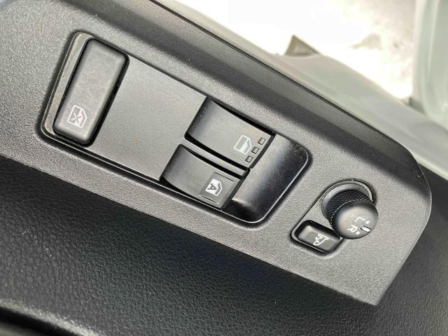 ハイゼットトラック 垂直式テールリフト３方開　４ＷＤ　軽トラック　ＭＴ　衝突被害軽減システム　クリアランスソナー　スマートキー　アイドリングストップ　電動格納ミラー　アルミホイール　ＥＳＣ　エアコン　パワーウィンドウ　運転席エアバッグ（16枚目）