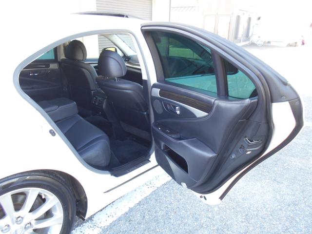 ＬＳ ＬＳ４６０　バージョンＣ　Ｉパッケージ　純正ナビＴＶ　サンルーフ　黒レザーシート　３眼ＬＥＤヘッドライト　純正１８ＡＷ　外フロントスポイラー　リア電動ブラインド　ビルトインＥＴＣ　ブラックウッドパネル　エアサスコントローラー　ローダウン（8枚目）