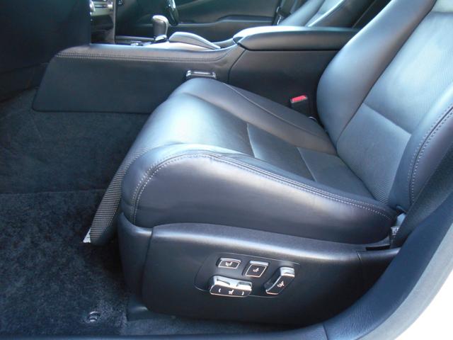 ＬＳ ＬＳ４６０　バージョンＣ　Ｉパッケージ　純正ナビＴＶ　サンルーフ　黒レザーシート　３眼ＬＥＤヘッドライト　純正１８ＡＷ　外フロントスポイラー　リア電動ブラインド　ビルトインＥＴＣ　ブラックウッドパネル　エアサスコントローラー　ローダウン（39枚目）