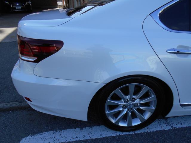 ＬＳ ＬＳ４６０　バージョンＣ　Ｉパッケージ　純正ナビＴＶ　サンルーフ　黒レザーシート　３眼ＬＥＤヘッドライト　純正１８ＡＷ　外フロントスポイラー　リア電動ブラインド　ビルトインＥＴＣ　ブラックウッドパネル　エアサスコントローラー　ローダウン（55枚目）