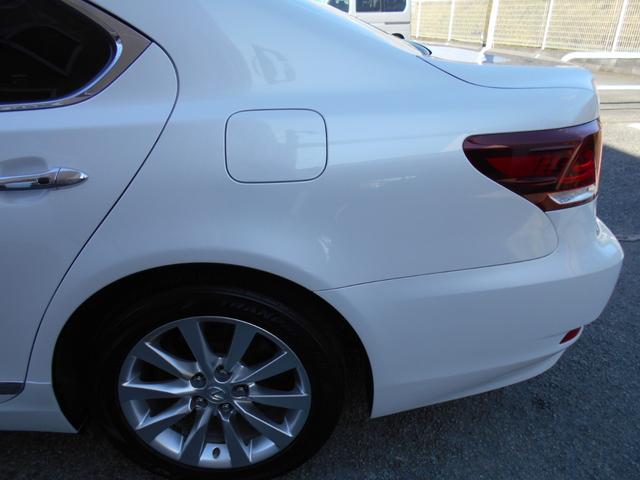 ＬＳ ＬＳ４６０　バージョンＣ　Ｉパッケージ　純正ナビＴＶ　サンルーフ　黒レザーシート　３眼ＬＥＤヘッドライト　純正１８ＡＷ　外フロントスポイラー　リア電動ブラインド　ビルトインＥＴＣ　ブラックウッドパネル　エアサスコントローラー　ローダウン（58枚目）