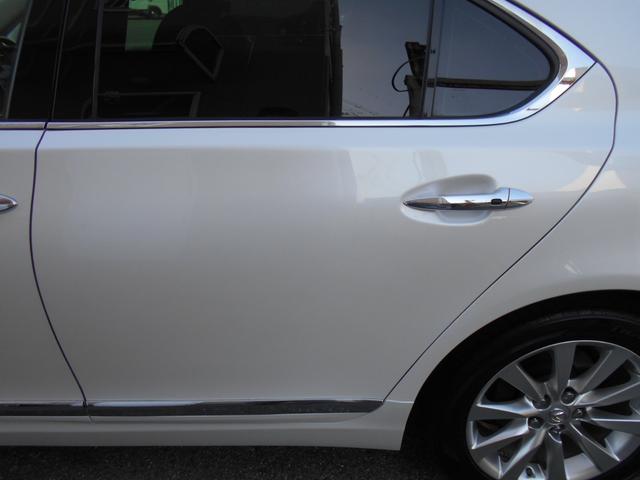 ＬＳ ＬＳ４６０　バージョンＣ　Ｉパッケージ　純正ナビＴＶ　サンルーフ　黒レザーシート　３眼ＬＥＤヘッドライト　純正１８ＡＷ　外フロントスポイラー　リア電動ブラインド　ビルトインＥＴＣ　ブラックウッドパネル　エアサスコントローラー　ローダウン（59枚目）