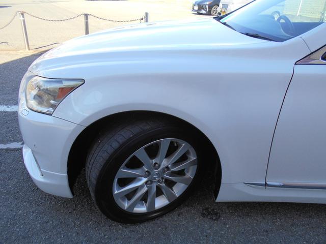 ＬＳ ＬＳ４６０　バージョンＣ　Ｉパッケージ　純正ナビＴＶ　サンルーフ　黒レザーシート　３眼ＬＥＤヘッドライト　純正１８ＡＷ　外フロントスポイラー　リア電動ブラインド　ビルトインＥＴＣ　ブラックウッドパネル　エアサスコントローラー　ローダウン（61枚目）