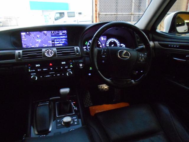 ＬＳ ＬＳ４６０　バージョンＣ　Ｉパッケージ　純正ナビＴＶ　サンルーフ　黒レザーシート　３眼ＬＥＤヘッドライト　純正１８ＡＷ　外フロントスポイラー　リア電動ブラインド　ビルトインＥＴＣ　ブラックウッドパネル　エアサスコントローラー　ローダウン（69枚目）