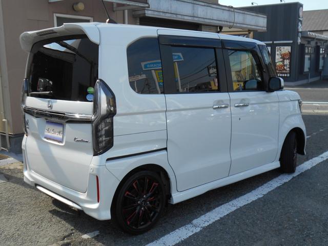 N-BOXカスタム G・Lホンダセンシング カロッツェリアナビTV リアモニター LEDヘッドライト lEDフォグ 外16AW 両側パワスラ 黒レザー調シートカバー 前後ドラレコ ETC バックカメラ リアサイドブラインド 室内LED灯(4枚目)