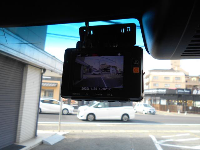 N-BOXカスタム G・Lホンダセンシング カロッツェリアナビTV リアモニター LEDヘッドライト lEDフォグ 外16AW 両側パワスラ 黒レザー調シートカバー 前後ドラレコ ETC バックカメラ リアサイドブラインド 室内LED灯(26枚目)