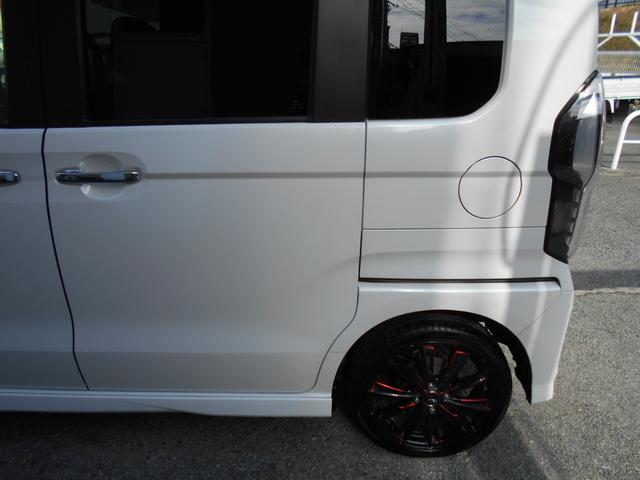 N-BOXカスタム G・Lホンダセンシング カロッツェリアナビTV リアモニター LEDヘッドライト lEDフォグ 外16AW 両側パワスラ 黒レザー調シートカバー 前後ドラレコ ETC バックカメラ リアサイドブラインド 室内LED灯(56枚目)