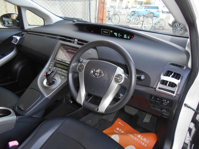 プリウス Ｓツーリングセレクション　カロッツェリアサイバー８型ナビＴＶ　ＬＥＤヘッドライト　ＬＥＤフォグ　黒レザー調シートカバー　純正１７ＡＷ　ビルトインＥＴＣ　バックカメラ　ドラレコ　クルーズコントロール　プッシュスタート　トノカバー（15枚目）