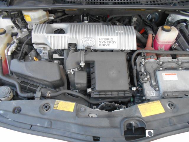 プリウス Ｓツーリングセレクション　カロッツェリアサイバー８型ナビＴＶ　ＬＥＤヘッドライト　ＬＥＤフォグ　黒レザー調シートカバー　純正１７ＡＷ　ビルトインＥＴＣ　バックカメラ　ドラレコ　クルーズコントロール　プッシュスタート　トノカバー（17枚目）