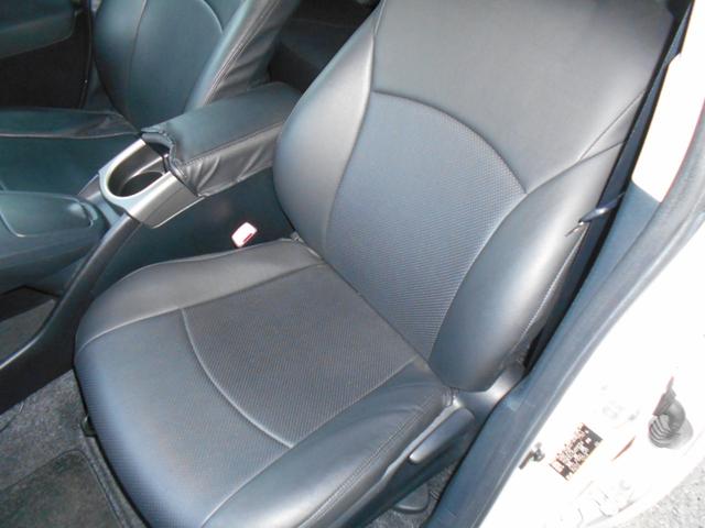 プリウス Ｓツーリングセレクション　カロッツェリアサイバー８型ナビＴＶ　ＬＥＤヘッドライト　ＬＥＤフォグ　黒レザー調シートカバー　純正１７ＡＷ　ビルトインＥＴＣ　バックカメラ　ドラレコ　クルーズコントロール　プッシュスタート　トノカバー（34枚目）