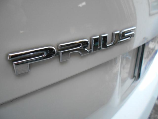 プリウス Ｓツーリングセレクション　カロッツェリアサイバー８型ナビＴＶ　ＬＥＤヘッドライト　ＬＥＤフォグ　黒レザー調シートカバー　純正１７ＡＷ　ビルトインＥＴＣ　バックカメラ　ドラレコ　クルーズコントロール　プッシュスタート　トノカバー（67枚目）