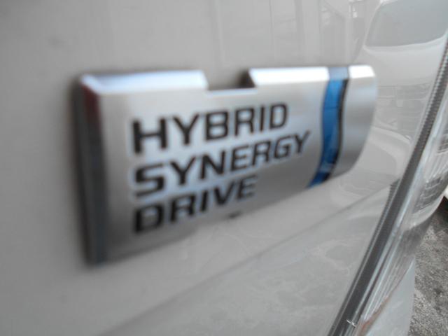 プリウス Ｓツーリングセレクション　カロッツェリアサイバー８型ナビＴＶ　ＬＥＤヘッドライト　ＬＥＤフォグ　黒レザー調シートカバー　純正１７ＡＷ　ビルトインＥＴＣ　バックカメラ　ドラレコ　クルーズコントロール　プッシュスタート　トノカバー（68枚目）