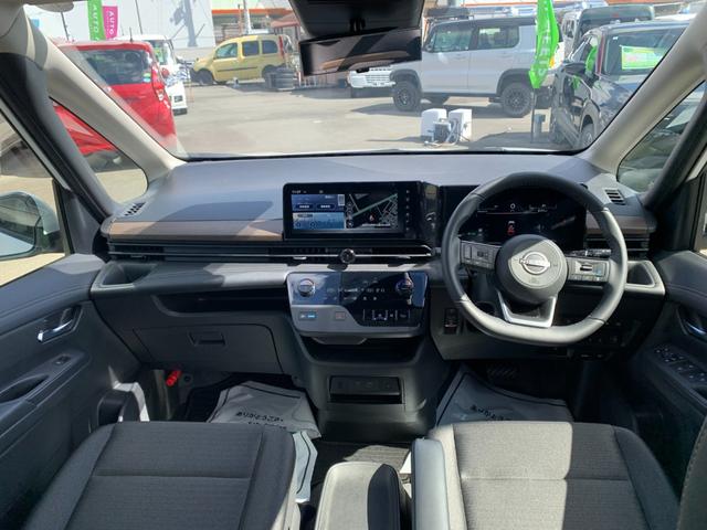 セレナ e-パワー ハイウェイスターV 全国1年間保証 日産コネクト12.3型ナビ ETC2.0 ドラレコ前後 プロパイロット 両側PSドア ハンズフリーオートスライド デジタルインナーミラー 電動Pブレーキ ワイヤレス充電 LEDライト(13枚目)