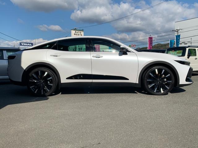 クラウンクロスオーバー ＲＳアドバンスド　全国１年間保証　純正ナビ　ＥＴＣ２．０　トヨタセーフティセンス　４ＷＤ　レザーシート　パノラミックビューモニター　２１インチアルミ　パドルシフト　シートヒーター　ＰＷゲート　アダプティブクルーズ（7枚目）