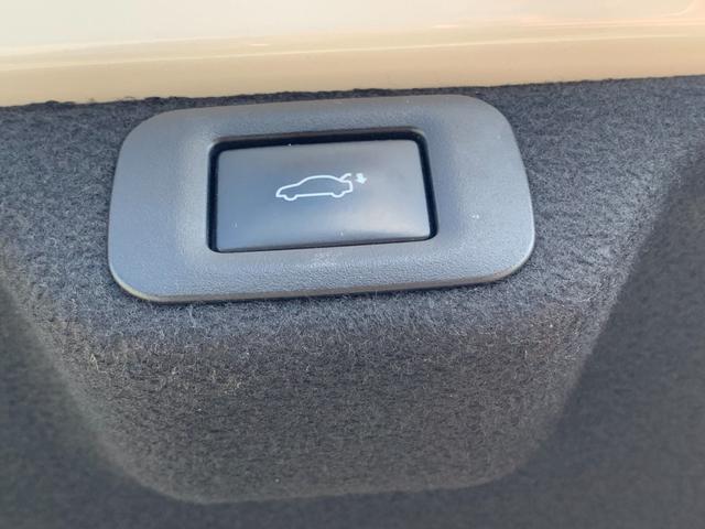 クラウンクロスオーバー ＲＳアドバンスド　全国１年間保証　純正ナビ　ＥＴＣ２．０　トヨタセーフティセンス　４ＷＤ　レザーシート　パノラミックビューモニター　２１インチアルミ　パドルシフト　シートヒーター　ＰＷゲート　アダプティブクルーズ（11枚目）